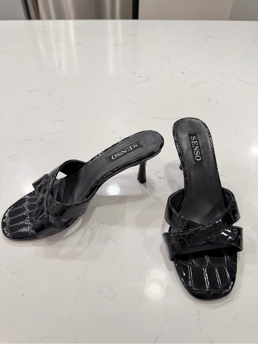 SENSO Black Croc-Embossed Patent Slide Heel